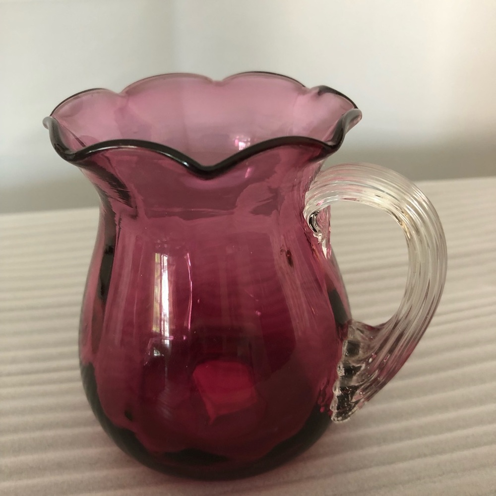 Cranberry/Pilgrim Glass Collectible (a)
